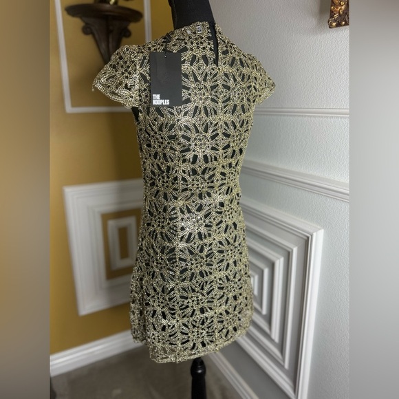 SHORT DRESS IN GOLDEN GUIPURE - Picture 15 of 16